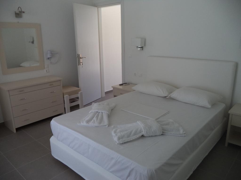 Taxiarchis Studios Agios Georgios  Екстер'єр фото
