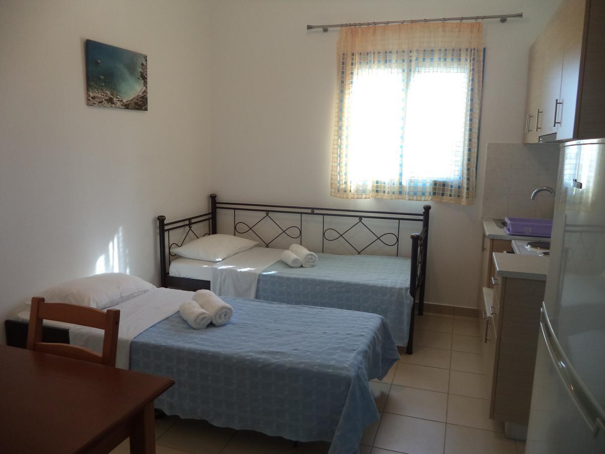 Taxiarchis Studios Agios Georgios  Екстер'єр фото